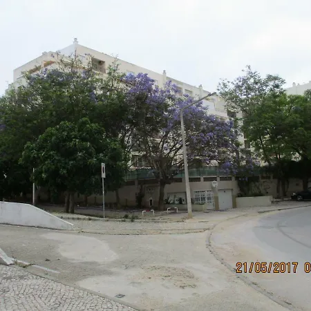 Edificio Caravela C Apartment *